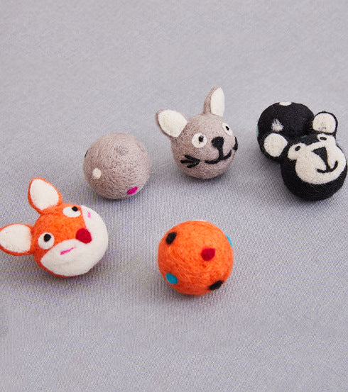 Felt Bell Cat Ball Toy — Interactive & Sound-Reactive